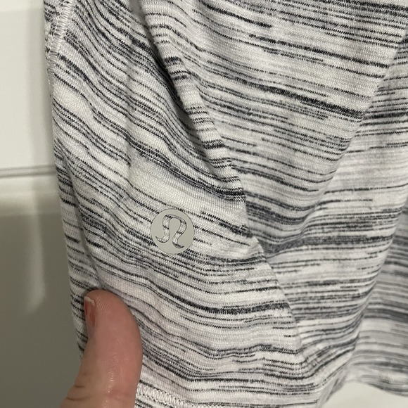Lululemon Athletica Size 8 Top Lot Of 6 Tops - Picture 6 of 15